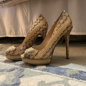 Size 36/6 Vince Camuto snakeskin heels with platform